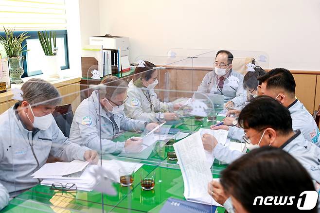 계룡시 ‘시정 주요 현안사업 추진상황 점검 보고회’© 뉴스1