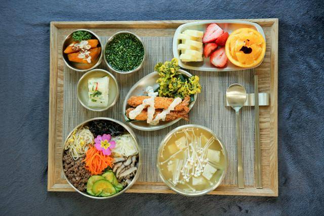 서울대병원 인근에 있는 라솜산후조리원 창경궁점은 오랜 경험을 쌓은 다둥이 케어 전문 임직원들이 모유 수유 프로젝트, 건강 테라피 등 다양한 맞춤 서비스를 제공하고 있다. (라솜산후조리원 사진제공)