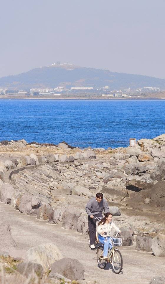 우리들의 블루스 촬영지. 제주 서귀포 가파도. 뒤로 모슬봉이 보인다. 사진 tvN