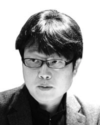 천정환 성균관대 교수·<숭배 애도 적대> 저자
