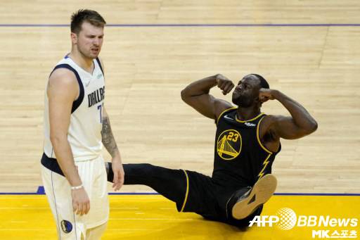 골든스테이트는 이날 돈치치를 꽁꽁 묶었다. 사진(美 샌프란시스코)=ⓒAFPBBNews = News1