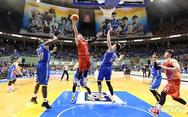 [서울=뉴시스]프로농구 서울 삼성 이정현 (사진 = KBL 제공)