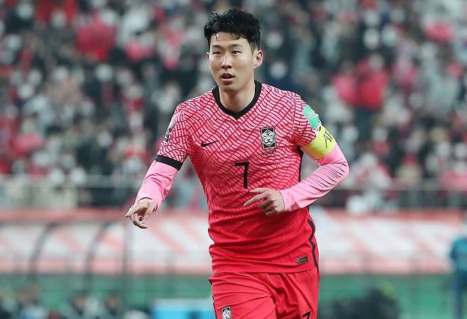 우리 국민의 약 70%는 카타르월드컵에서 대표팀이 16강에 진출할 것이라고 내다봤다. 사진은 지난 3월24일 카타르월드컵 아시아 최종예선 9차전 이란전에서 골 넣고 기뻐하는 손흥민. /사진=뉴스1