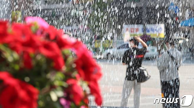 대전지역 최고기온이 28도 까지 오르며 초여름 날씨를 보이겠다. © News1 김기태 기자