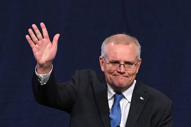 5월 21일(현지 시각)  스콧 모리슨 호주 총리가 시드니의 한 호텔에서 열린 리셉션에서 2022년 연방선거 패배를 인정하고 있다./EPA 연합뉴스