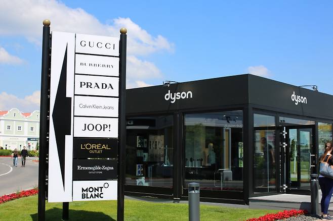 다양한 브랜드가 구매욕구를 자극한다