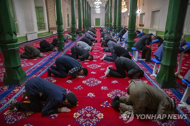 중국 신장의 무슬림 소수민족 위구르 [AP 연합뉴스 자료사진. DB 및 재판매 금지]