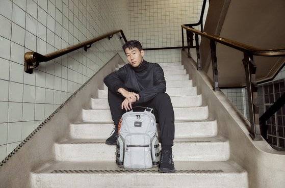 여행용 가방 브랜드 투미의 2022 알파 브라보 캠페인에 참여한 손흥민. [사진 투미]