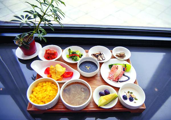 재료의 영양과 맛을 살린 오색그린야드호텔 자연 면역식사.