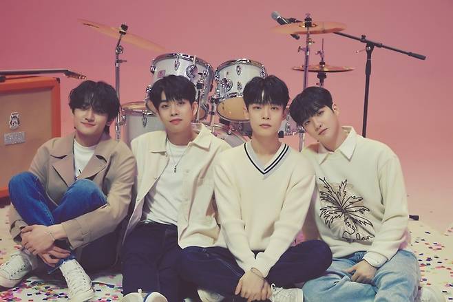 [서울=뉴시스] 밴드 루시(LUCY) 단체 (사진= 미스틱스토리 제공 ) photo@newsis.com *재판매 및 DB 금지