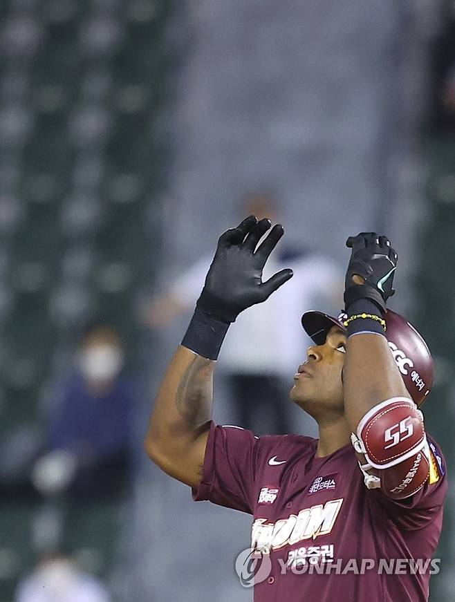 2루타 쳐낸 푸이그 [연합뉴스 자료사진]