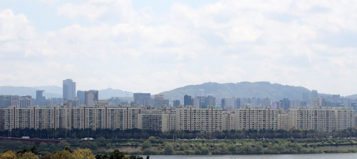 부동산R114가 발표한 아파트 시황에 따르면 이번 주 서울 아파트가격은 전주대비 상승폭이 확대된 0.02% 상승했다. /사진=뉴스1