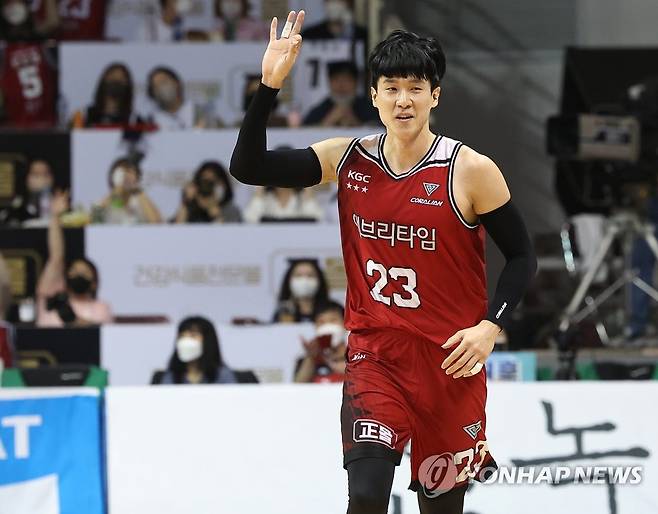 KGC인삼공사에서 데이원자산운용으로 이적한 전성현.  [연합뉴스 자료사진]