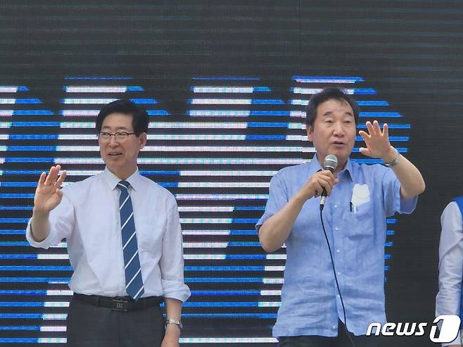 이낙연 전 더불어민주당 대표는 28일 충남 천안을 찾아 양승조 충남지사 후보 지지를 호소했다.© 뉴스1