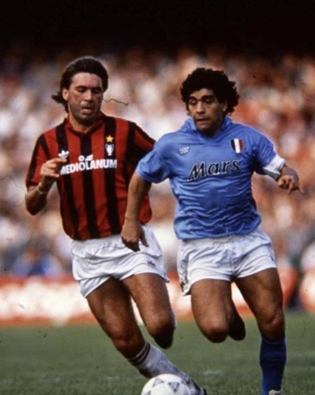 AC 밀란 선수 시절 안첼로티(왼쪽)가 마라도나를 막고 있다. [사진 안첼로티 인스타그램]