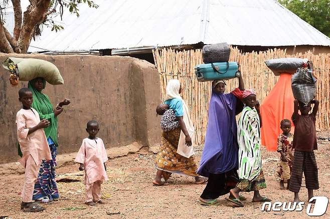 (서울=뉴스1) 원태성 기자 = 나이지리아 남부에서 28일(현지시간) 음식을 나눠주는 교회 자선 행사 도중 인파가 몰리면서 30여명이 압사했다. 사진은 나이지리아 시골 모습. 사건과 무관 © AFP=뉴스1