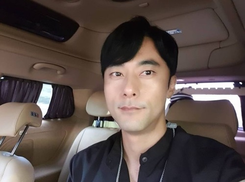 배우 윤주만이 오늘(29일) 장모상을 당한 가운데 추모의 글을 공개했다. 사진=윤주만 인스타그램