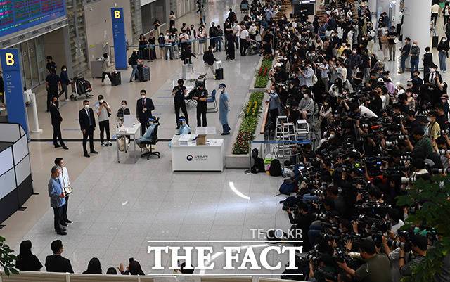 박찬욱 감독과 박해일에게 쏟아지는 관심.