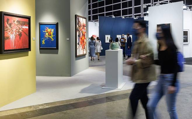 지난 29일 폐막한 아시아 최대 미술장터 '아트바젤 홍콩' 전시장 풍경. /ⓒArt Basel