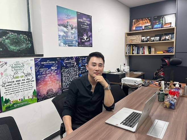 김은성 비이피씨탄젠트 대표     (서울=연합뉴스) 김예나 기자 = '월드디제이페스티벌'(월디페), '서울파크뮤직페스티벌' 등 국내 주요 음악 페스티벌을 기획·제작해 온 비이피씨탄젠트의 김은성 대표가 지난 19일 서울 강남구 사무실에서 연합뉴스와 인터뷰하고 있다. 2022.5.19
    yes@yna.co.kr