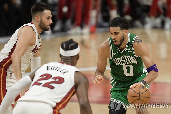 보스턴의 테이텀(오른쪽) [로이터=연합뉴스] Mandatory Credit: Jim Rassol-USA TODAY Sports