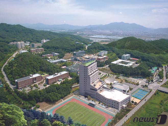 31일 한국교통대는 교육부의 고교교육 기여대학 지원사업에 13년 연속 선정됐다고 밝혔다. 사진은 충주캠퍼스 전경.(자료사진)2022.5.31/© 뉴스1