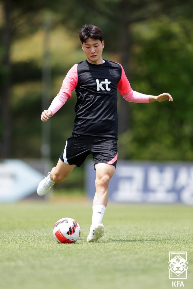 축구대표팀의 김동현이 31일 경기 파주 국가대표 트레이닝센터(NFC)에서 훈련을 하고 있다. 대한축구협회 제공