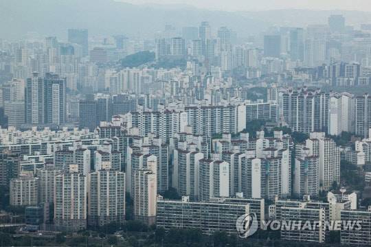서울 영등포구 63스퀘어에서 바라본 서울 시내의 아파트. 연합뉴스