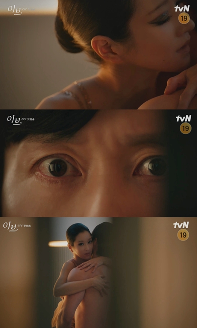 In Eve, Seo Ye-ji approached Byeong-eun Park with vengeance.He deliberately shook him up by revealing his Intimacy with Husband to Byeong-eun Park.In the TVN drama Eve (playplayplayed by Yoon Young-mi and directed by Park Bong-seop), which first aired on the night of the 1st, the first appearance of Lee Sean Gelael (Seo Ye-ji) was portrayed as he approached LY group chief executive Kang Yoon-gyeom (Byeong-eun Park).On this day, Kang Yoon-kyums existence of my wife was known to the world through Jirashi, and her wife was drawn to Sean Gelael.Kang Yoon-gyeoms wife Han Sora (Yoo Sun), and father-in-law Han Pan-ro (Jeon Gook-hwan) were angry that Kang Yoon-gyeoms affair was known to the world.Then, the time went back to the past when Kang Yoon-gum and Sean Gelael started.Lee Sean Gelael appeared on stage at the Riyan Kindergarten Pre-meeting where his daughter attended, and threw Temptations eyes at Kang Yoon-gum.Kang Yoon-gyeom also showed a look of fascination with Sean Gelael.After that, the two of them became naturally entangled when Lee Sean Gelaels Husband and LY group manager Jang Jin-wook (Lee Ha-yul) appeared at the after party and greeted Kang Yoon-gyeom.This Sean Gelael approached Kang Yoon-gum in a subtle way and formed a strange atmosphere.On the day of his schooling at kindergarten after the party, Han Pan-ro (Jeon Gook-hwan), a former prime minister, accompanied his granddaughter to kindergarten.Kang Yoon-gyeom, son-in-law and his daughter Han Sora, also took their child together, and other parents were completely controlled from entering and leaving while they toured the kindergarten facilities.Parents rushed out of the car and protested, and Sean Gelael came out of the drivers seat and saw the family in a single match.Seeing Han Pan-ro and his henchman Kim Jong-chul (Jung Hae-gyun), Sean Gelael was shocked, and he recalled his childhood.Kim Jong-chul was the one who framed his father and received a false confession of industrial spy, and Evetually drove his father to death.This Sean Gelael was distressed by the memory of the time when she and her mother had been forced to watch her father die.The relationship between lawmaker Seo Eun-pyeong (Lee Sang-yeop) and Lee Sean Gelael was also drawn; when Seo Eun-pyeong was a human rights lawyer, he was connected to Lee Sean Gelael and tried to help his family.Seo Eun-pyeong, however, was not very supportive, and Eve then helped Lee win a scholarship to the Bar Association, thus leaving him for a foreign country.The two said goodbye at the airport, and Sean Gelael burned his will to see the young Kang Yoon-gum who arrived at the house of the Hanpan with the news of the engagement of the LY group in the news.It was the night when Sean Gelael was tangoing back to the present.This Sean Gelael Temptated Husband, who appeared late for the company, and led him to the waiting room.I can not stand it because of the hot energy of Tango, Husband said, and the two men had a relationship in front of the dressing table.And Kang Yoon-kyum, who picked up the bracelet that Lee Sean Gelael deliberately dropped, witnessed the twos Intimacy.Kang Yoon-gyeom was in shock, and Lee Seel gave him a blatant Temptation look and foreshadowed rEvege.