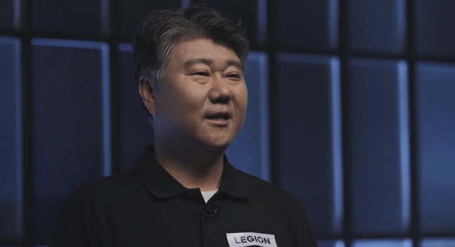 2일 열린 리전7 국내 출시 온라인 기자간담회에서 김윤호 한국레노버 대표가 인사말을 하고 있다./사진=간담회 영상 캡처