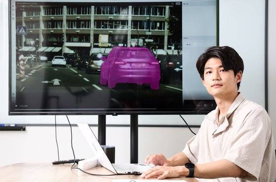 신호욱 셀렉트스타 공동대표가 서울 강남구 테헤란로에 있는 사무실에서 AI 데이터 수집 가공 기술에 대해 설명하고 있다. 우상조 기자