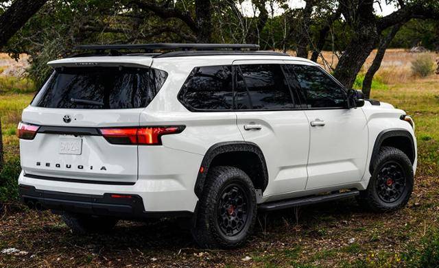 토요타 세콰이어 리뷰