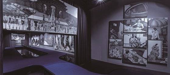 미술관에 전시된 그의 그림. 장면들이 살아 움직인다.［사진 전재호 작가］