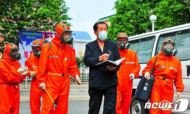 (평양 노동신문=뉴스1) = 북한 조선노동당 기관지 노동신문은 5일 "오늘 우리 앞에 조성된 엄혹한 방역위기는 모든 일꾼들이 그 어느 때보다 분발해 자기 책임과 본분을 다해나갈 것을 요구하고 있다"고 강조했다. [국내에서만 사용가능. 재배포 금지. DB 금지. For Use Only in the Republic of Korea. Redistribution Prohibited] rodongphoto@news1.kr