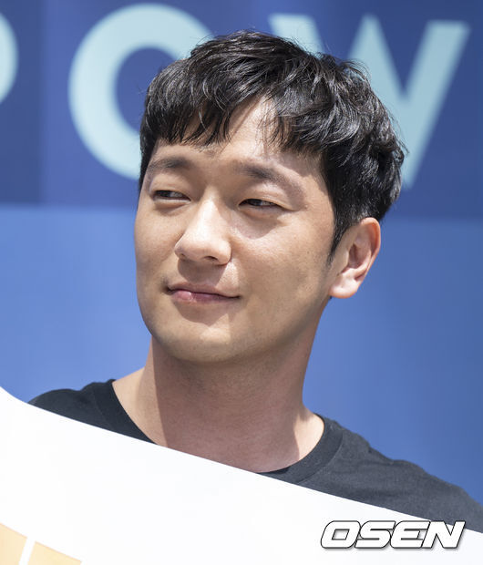 Actor Son Seokgu ranked first in the Big Data analysis in June 2022 of the Drama Actor Brand reputation, followed by Lee Byung-hun in the second place and Shin Min-a in the third place.The Korean company RAND Corporation measured 57,138,259 Brand Big Data of 50 Actor appearing in Drama, which aired from May 5, 2022 to June 5, 2022, by the amount of Brand participation, media, communication, and communication of consumers, and then made JiSoo with Brand Reputation Algorithm.Compared to the last 64,467,360 Drama Actor Brand Big Data in May, it decreased by 11.37%.The 30th place ranking of the Drama Actor Brand reputation in June 2022 was Son Seokgu, Lee Byung-hun, Shin Min-a, Lee Joon-gi, Lee Min Ki, Im Soo-hyang, Han Ji-min, Lee El, Jung Dong-won, Kang Han-Na, Seo Hyun-jin In, Park Hae-jin, Lee Joon, Jin Ki-joo, Jung Jun-ho, Hong Ji-yoon, Cha Seung-won, Lee Sung-kyung, Kim Ji-eun, Kim Ji-won, Hwang In-yeop, Lee Kwang-soo, Lee Seo-jin, Sung Hoon, Lee Jung-eun, So Ji-sub, Lee Gyung It was followed by -young, Seolhyun, Park Joo-hyun, and Jang Hyuk.The first place, Son Seokgu Brand, was analyzed as Brand Reputation JiSoo 4,323,087, with participation JiSoo 1,033,712 Media JiSoo 713,514 Communication JiSoo 1,873,737 CommunityJiSoo 702,124.Second place, Lee Byung-hun Brand was analyzed as Brand Reputation JiSoo 2,615,212 with participation JiSoo 431,531 Media JiSoo 545,705 Communication JiSoo 705,310 CommunityJiSoo 932,666.Third, Shin Min-a Brand was analyzed as Brand Reputation JiSoo 2,420,996 with participation JiSoo 366,152 Media JiSoo 554,193 Communication JiSoo 753,719 CommunityJiSoo 746,932.4th place, Lee Joon-gi Brand was analyzed as Brand Reputation JiSoo 2,306,450 with participation JiSoo 515,701 MediaJiSoo 511,664 Communication JiSoo 535,367 CommunityJiSoo 743,718.5th place, Lee Min Ki Brand was analyzed as Brand Reputation JiSoo 2,019,927 with participation JiSoo 369,884 Media JiSoo 350,055 Communication JiSoo 515,921 CommunityJiSoo 784,068.The analysis of the Drama Actor Brand reputation in June 2022 shows that Son Seokgu Brand, who showed a strong impression in the drama My Liberation Diary, was ranked first.Son Seokgu Brand showed high reverence, gratitude, and enthusiasm in Big Data link analysis, and gussi, liberation journal, Kim Ji-won was high in keyword analysis.In the positive ratio analysis, the positive ratio was 84.57%. Drama Actor Brand Category In June 2022, Brand Big Data analysis showed that the number of Drama Actor Brand Big Data decreased by 11.37% compared to 64,467,360 in May.According to the detailed analysis, Brand consumption fell 10.12%, Brand issue fell 11.66%, Brand communication fell 0.35%, Brand spread fell 19.71%, Drama Actor Big Data analysis.RAND Corporation of Korea is analyzing Brand Big Data to understand the change of Brand reputation.The DramaActor Brand Review Survey was conducted from May 5, 2022 to June 5, 2022, with Son Seokgu, Lee Byung-hun, Shin Min-a, Lee Joon-gi, Lee Min Ki, Im Soo-hyang, Han Ji-min, Lee El, Jung Dong-won, Kang Han-Na Seo Hyun-jin, Park Hae-jin, Lee Joon, Jin Ki-ju, Jung Jun-ho, Hong Ji-yoon, Cha Seung-won, Lee Sung-kyung, Kim Ji-eun, Kim Ji-won, Hwang In-yeop, Lee Kwang-soo, Lee Seo-jin, Sung Hoon, Lee Jung-eun, So Ji- Sub, Lee Gyeung-young, Seolhyun, Park Joo-hyun, Jang Hyuk, Hong Eun-hee, Kim Young-dae, Chae Jong-hyup, Lee Seung-yeon, Shin Dong-wook, Kwak Do-won, Cha Ye-ryun, Seo Ji-hye, Park Ji-yeon, Yoon Doo-joon, Han Go-eun, Lee Gyeung-young, An Bo-hyun, Brand Big Data analysis was conducted on Lee Ju-bin, Bae In-hyuk, Kim Woo-suk and Jo Bo-a.DB