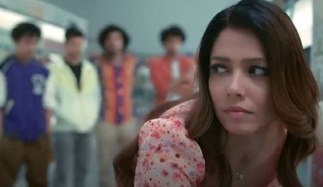 인도에서 논란이 된 남성용 바디 스프레이 브랜드 ‘레이어샷’의 광고 (사진=스튜디오 테이크 유튜브 영상 캡처)