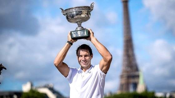 14번째 프랑스오픈 우승을 차지한 36세 노장 나달. [EPA=연합뉴스]