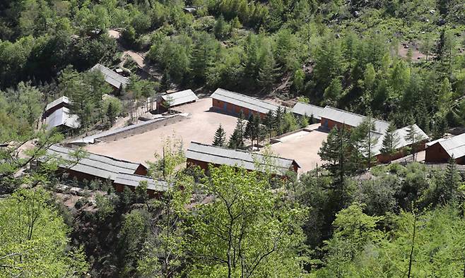 지난 2018년 5월 25일 폭파 전 풍계리 핵실험 관리 지휘소의 모습. 사진공동취재단