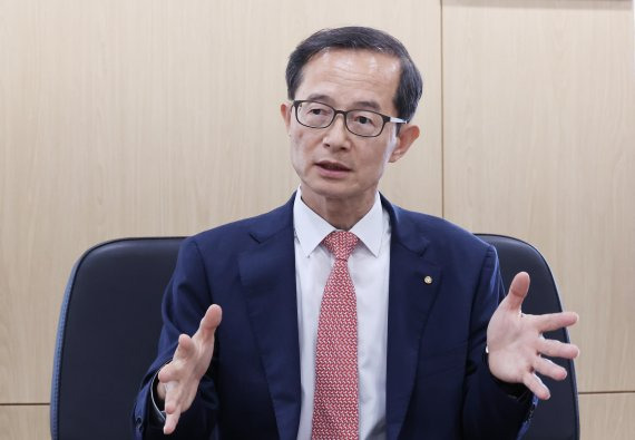 지난 3일 서울 강남구 한국부동산원 서울사무소에서 가진 파이낸셜뉴스와의 인터뷰에서 손태락 한국부동산원장이 향후 사업계획을 설명하고 있다. 사진=박범준 기자