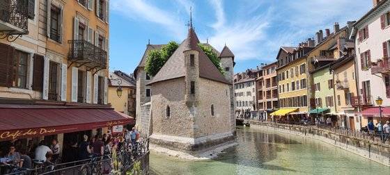 프랑스의 베니스라고 불리는 물의 도시 안시의 구시가지.