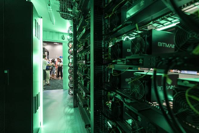 파운드리의 채굴 컨테이너 내부 (사진=파운드리)