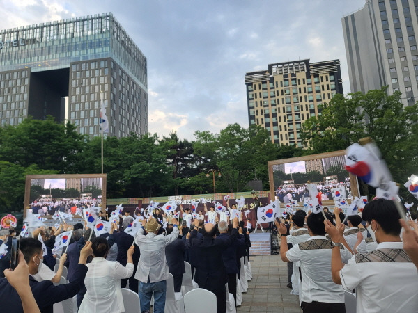 함께 만세 삼창을 외치며 6.10만세운동의 의미를 가슴에 새겼다.