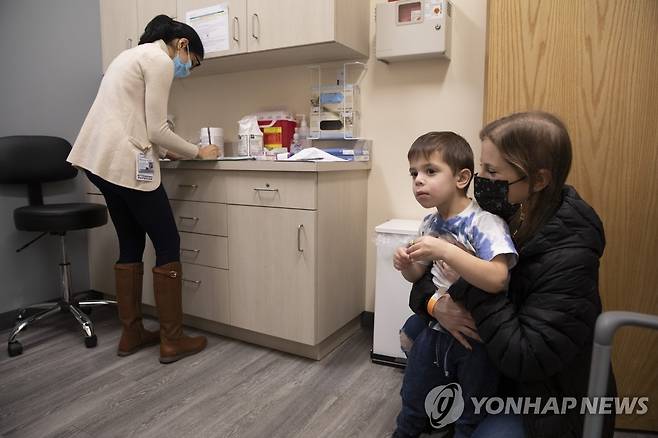 모더나 백신 임상 참가자로 선정된 3세 어린이 [AP 연합뉴스 자료사진.재판매 및 DB 금지]