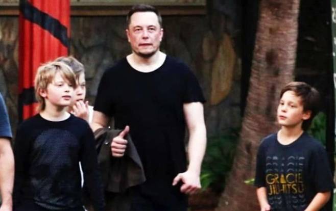 머스크가 첫 결혼에서 얻은 아이들 [트위터 게시물 캡처. 재판매 및 DB 금지]