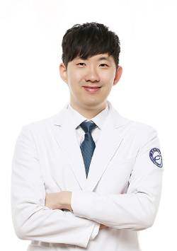 바른마디병원 관절센터 홍성우 원장