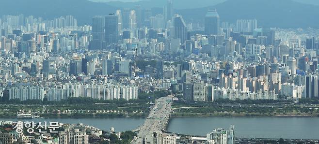 서울 중구 남산타워 전망대에서 바라본 강남 모습. 한수빈 기자