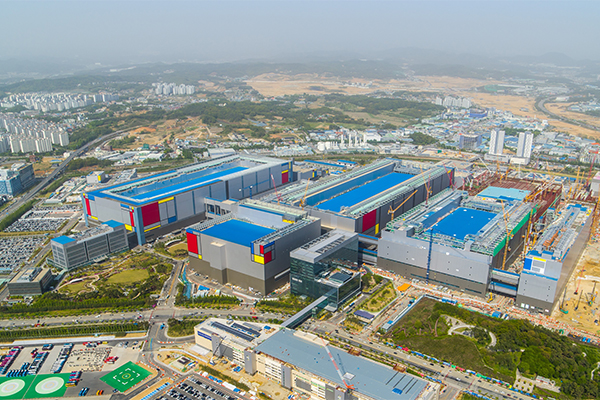 Samsung Electronics Pyeongtaek complex. [Photo by Samsung Electronics Co.]