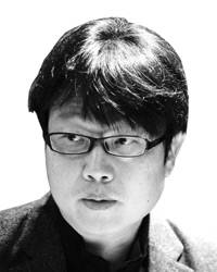 천정환 성균관대 교수·<숭배 애도 적대> 저자