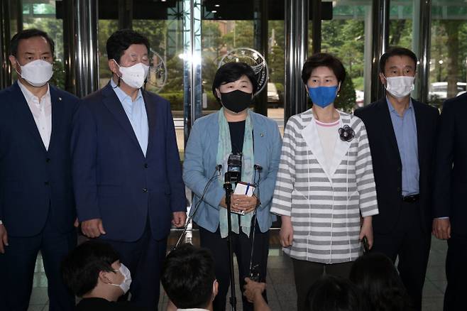 최근 경찰 내 고위직인 치안감 '인사 번복' 논란이 커지고 있는 가운데 더불어민주당 의원들이 경찰청에 명확한 입장 요구를 촉구하고 있다. /사진=뉴스1