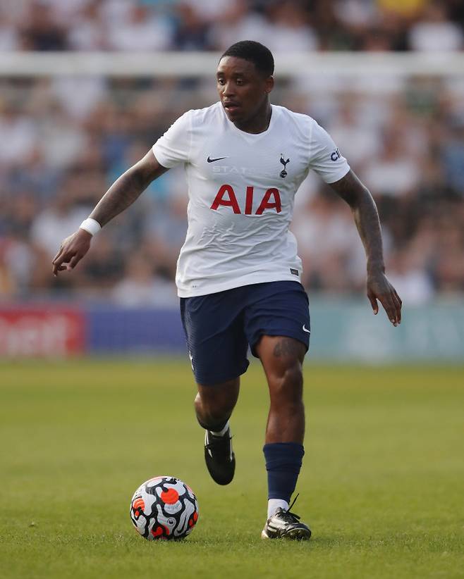 지난 22일(한국시각) 스티븐 베르바인(토트넘)이 아약스로 이적할 가능성이 제기됐다. 사진은 경기 뛰는 베르바인. /사진=로이터